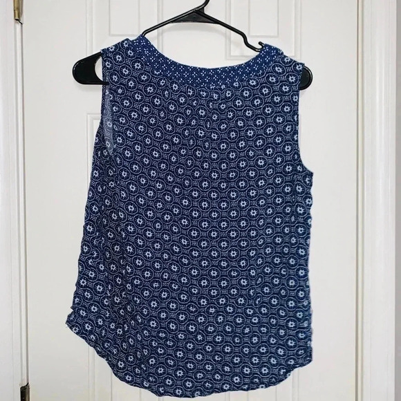 Old Navy Blouse - Picture 4 of 4